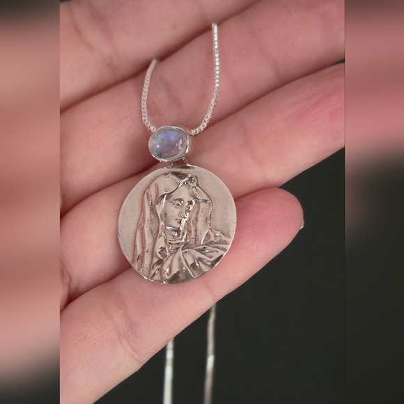Nicky Butler 925 Sterling Silver Moonstone Designer Virgin Mary Madonna Pendant - Picture 13 of 13